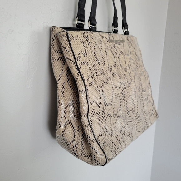 Anne Klein Purse Shoulder Bag Tan Snakeskin Print Black Trim - Picture 8 of 12